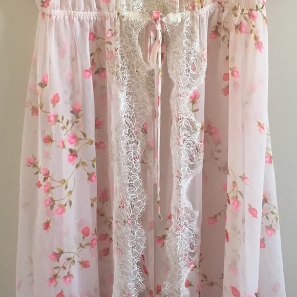 RARE Victoria’s Secret Chiffon Rose Robe - Picture 6 of 10